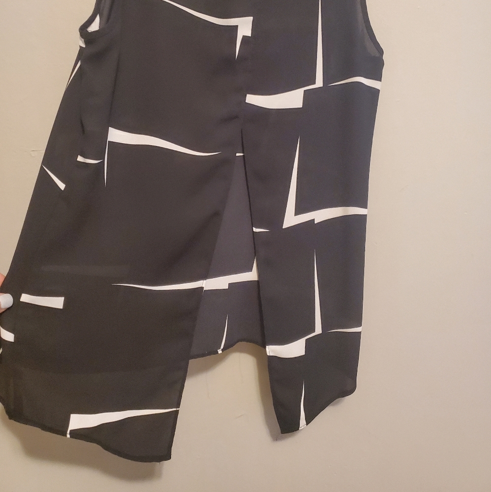 Split back tank top!! - Picture 2 of 3